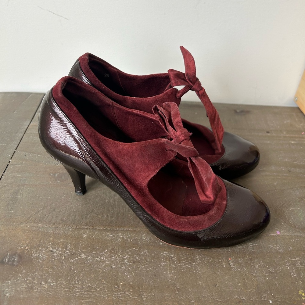 Bloch Dance Shoes Burgundy Suede & Patent Bow Mid-Heel